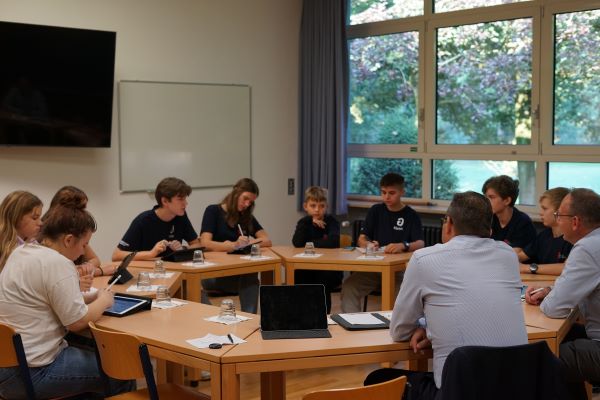 Schlersprechstunde mit Sven Kaiser und Markus Grnheim am LMG 10 2021 Foto von Stadt Geldern Terhorst 8