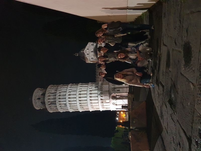 Schiefer Turm by night